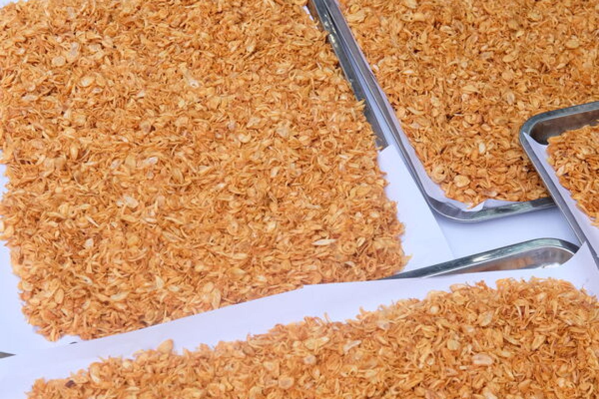 Người thợ Ốc Thủy Dương phi hành trong chảo lớn