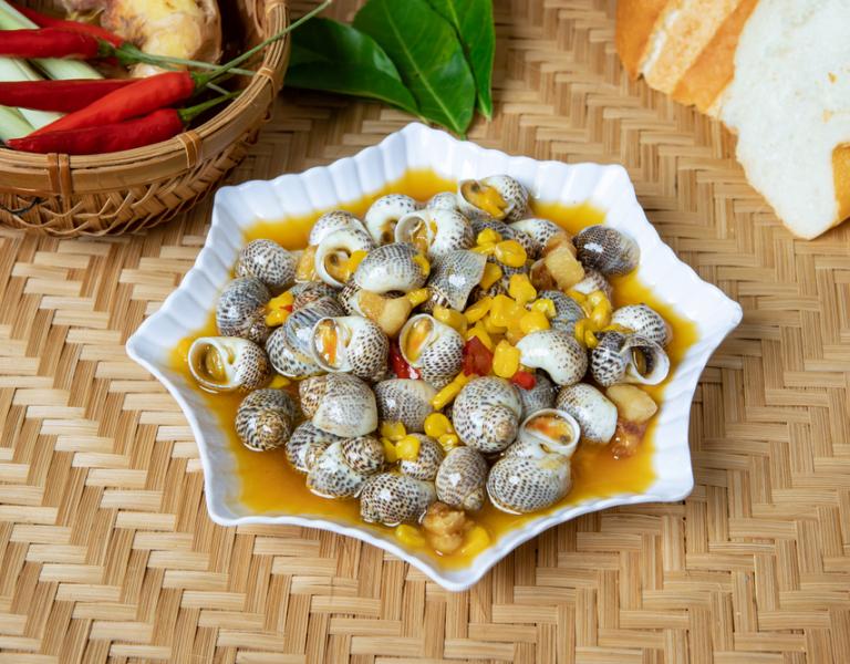 Ốc ngon Lạch Tray