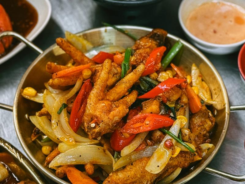 Chân gà chiên mắm 
